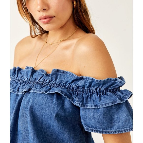 🎉LAST CHANCE🎉 FREE PEOPLE Maxine Top / Bleach Out - Picture 4 of 5